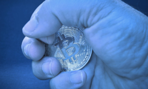 Bitcoin y Ethereum Suben al Ritmo de las Acciones Tras Aumento de Desempleo en EEUU