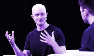 Coinbase Ganará en 2022 Cerca del 50% o Menos Respecto al 2023, CEO Declara