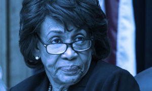 Congresista de EEUU Sube el Tono Contra exCEO de FTX "Es Imperativo Que Testifique"