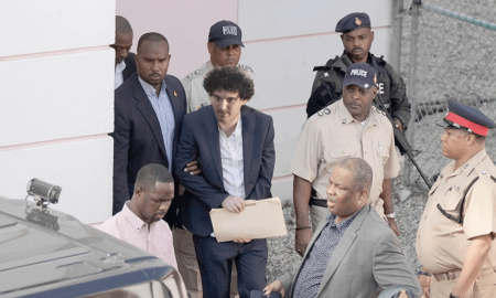 Sam Bankman-Fried fue extraditado a Estados Unidos custodiado por el FBI