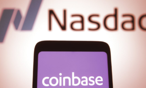 Acciones de Coinbase Subeb doce por ciento  Tras Acuerdo con Reguladores de EEUU