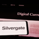 Acciones de Silvergate Caen cuarenta por ciento  Tras Despidos y Abandono de Proyecto de Stablecoin